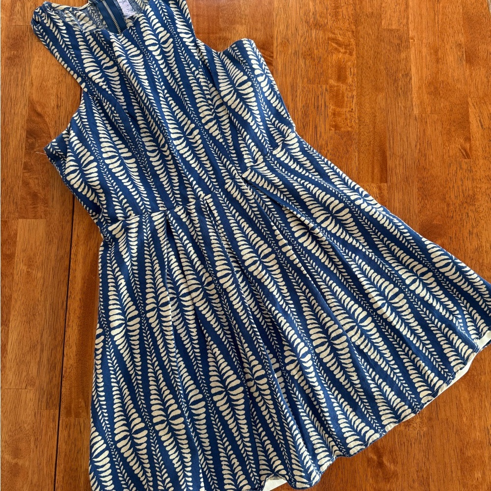 Blue and White Patterned Sleeveless Dress